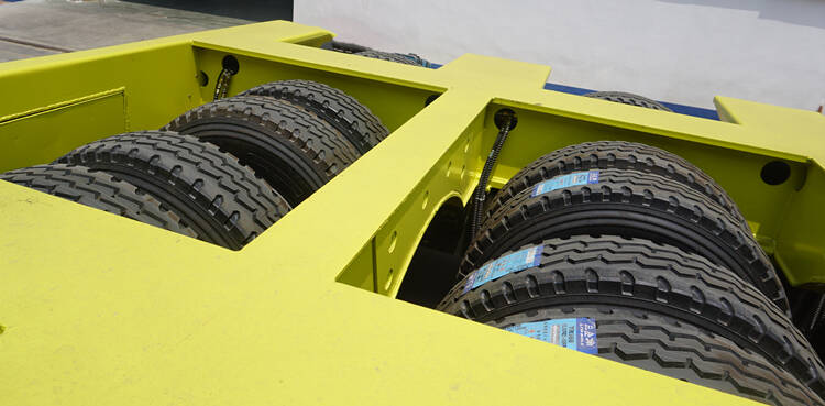 3 Lines 6 Axles Detachable Gooseneck Trailer for Sale in Angola